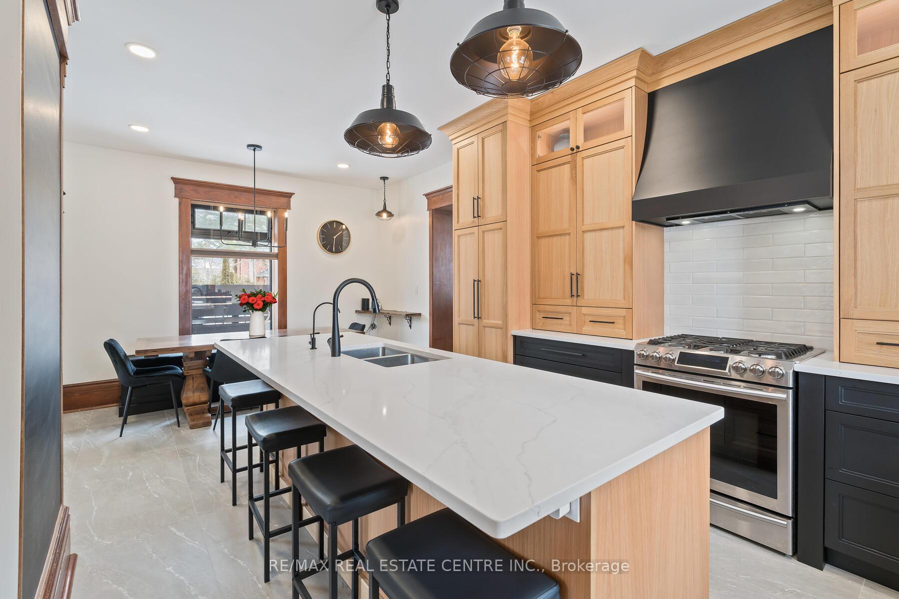 Photo 24 of 6 Dundas Street W, Erin — HOMEH
