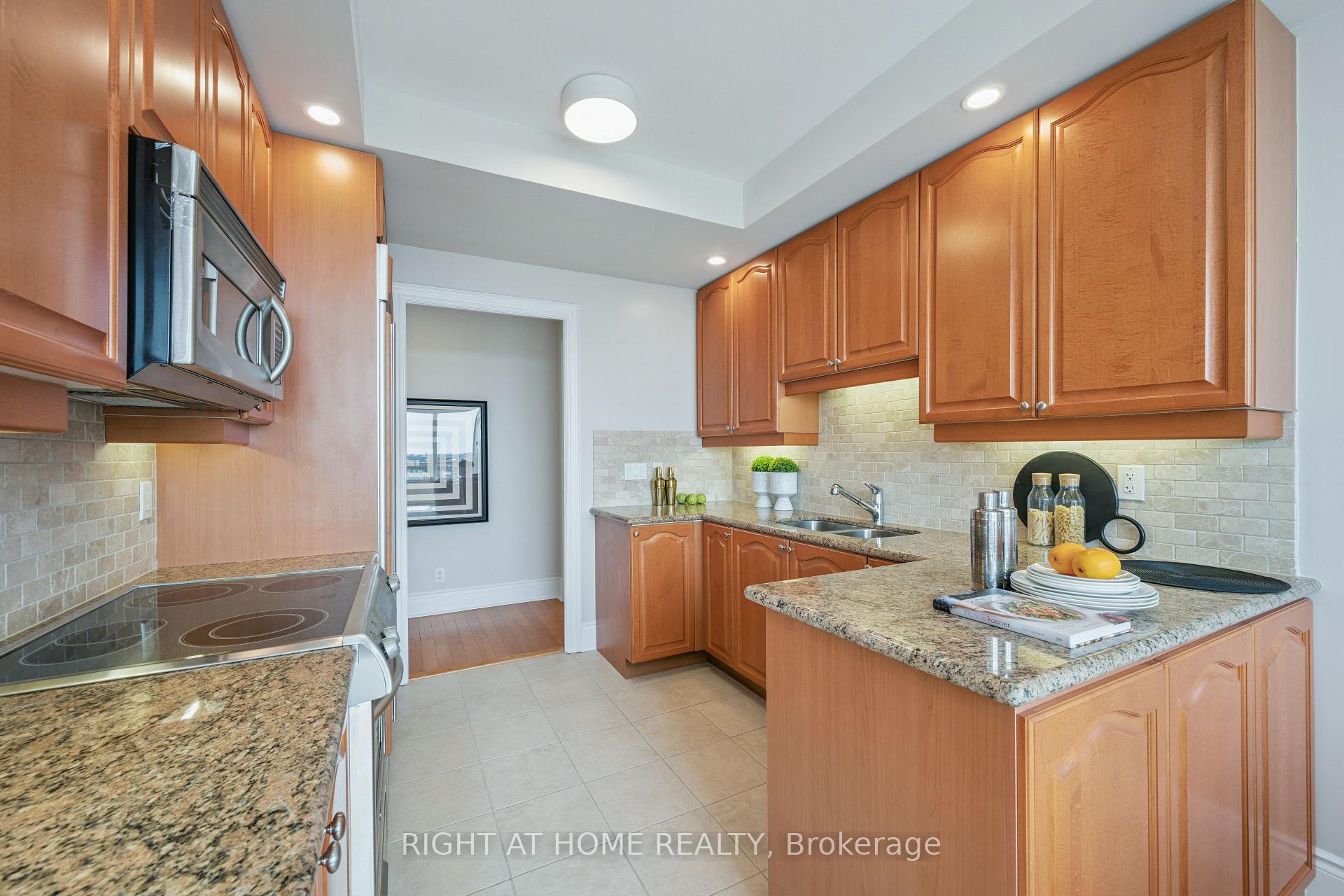 Photo 6 of Unit 1831, 33 Cox Boulevard, Markham, Unionville — HOMEH