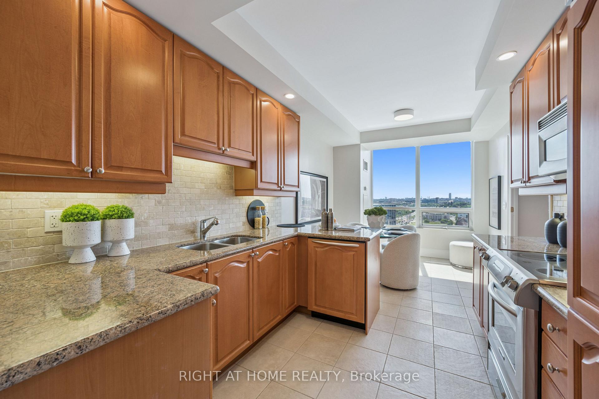 Photo 7 of Unit 1831, 33 Cox Boulevard, Markham, Unionville — HOMEH