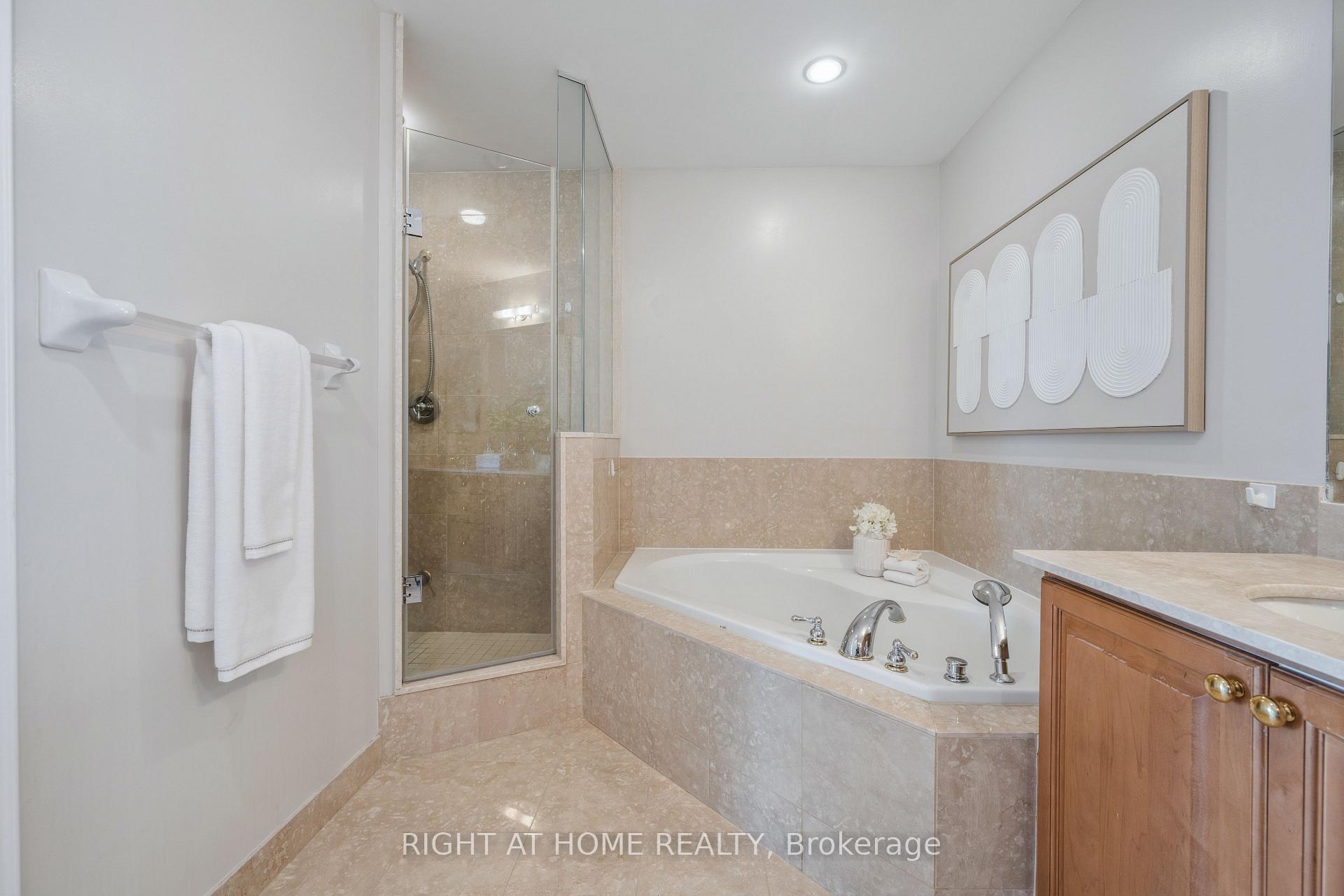 Photo 14 of Unit 1831, 33 Cox Boulevard, Markham, Unionville — HOMEH
