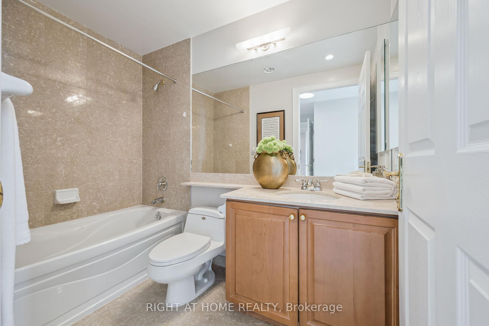 Photo 21 of Unit 1831, 33 Cox Boulevard, Markham, Unionville — HOMEH