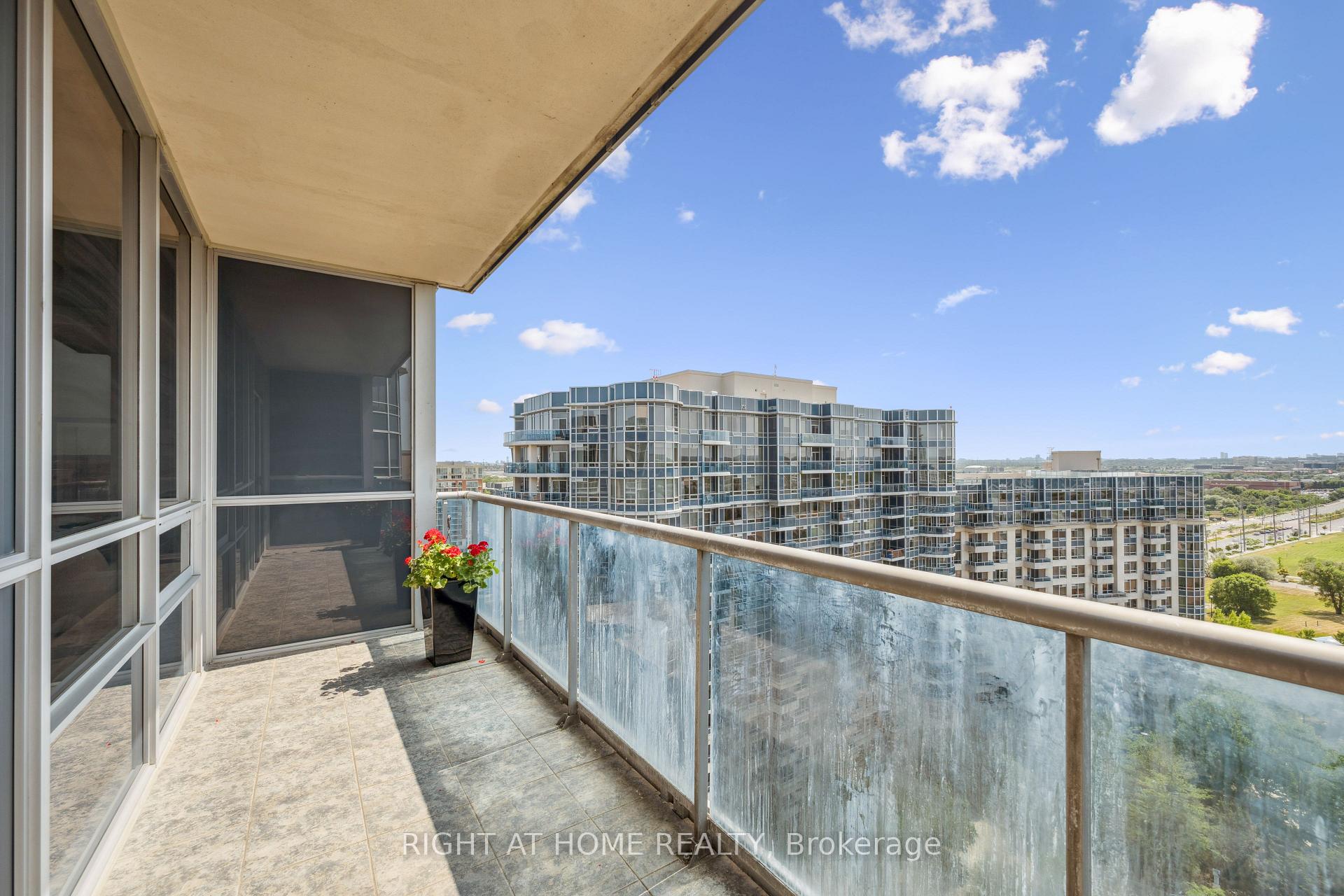 Photo 15 of Unit 1831, 33 Cox Boulevard, Markham, Unionville — HOMEH