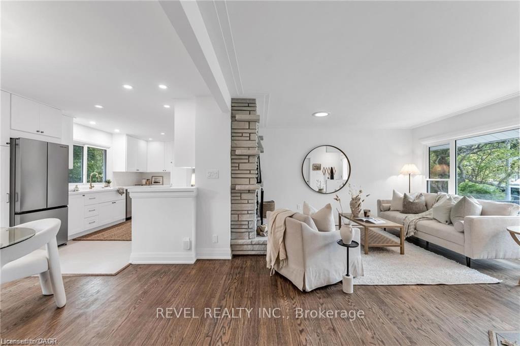 Photo 9 of 95 Seneca Drive, Hamilton, Ancaster — HOMEH