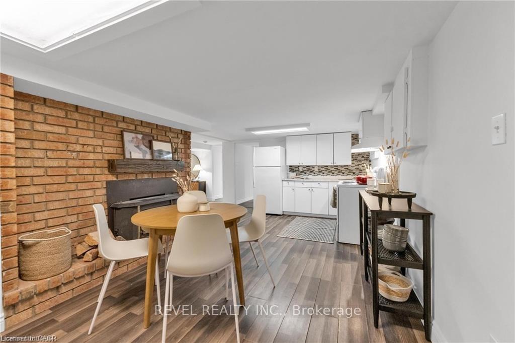 Photo 6 of 95 Seneca Drive, Hamilton, Ancaster — HOMEH