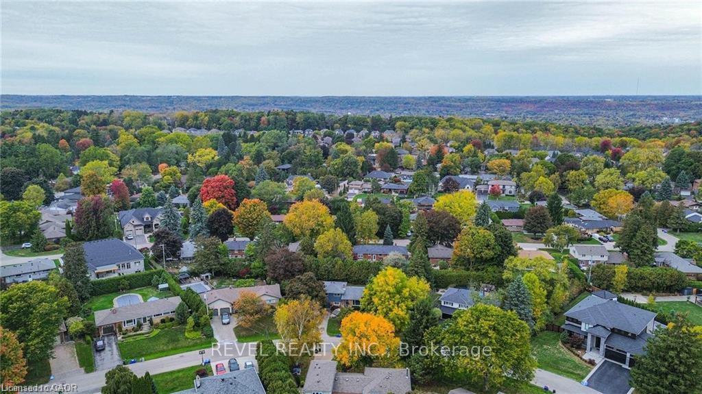 Photo 36 of 95 Seneca Drive, Hamilton, Ancaster — HOMEH