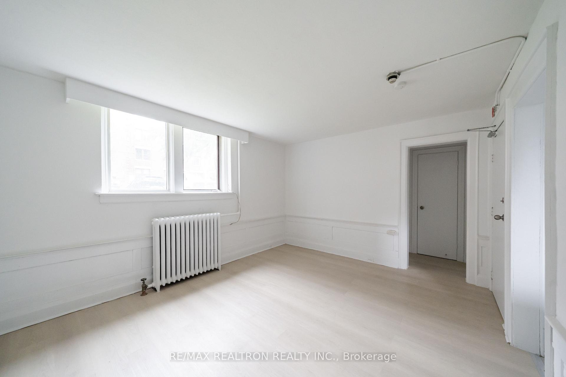 Photo 6 of Unit 82, 10 Kingston Road, Toronto, Woodbine Corridor — HOMEH