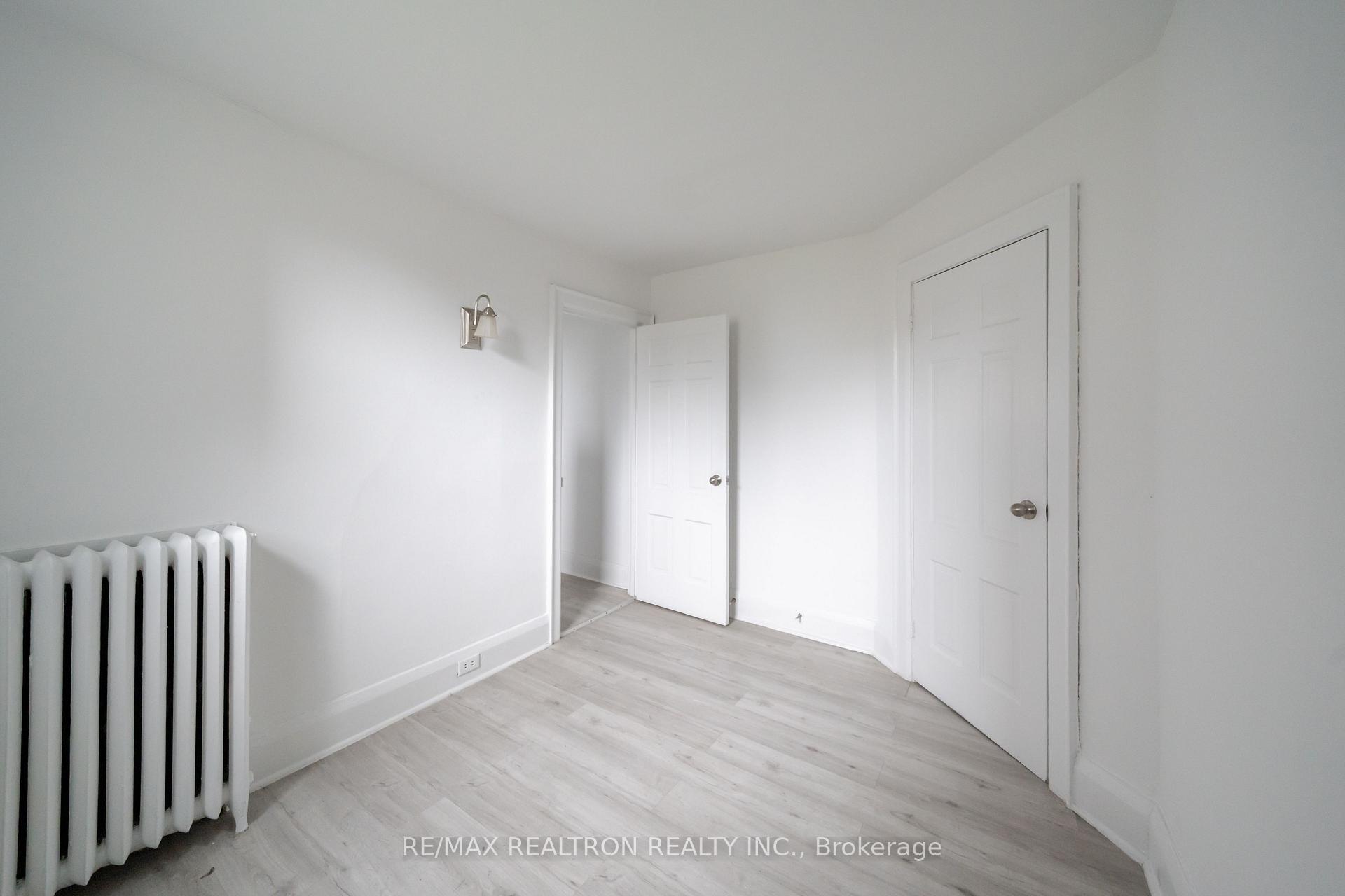 Photo 3 of Unit 82, 10 Kingston Road, Toronto, Woodbine Corridor — HOMEH