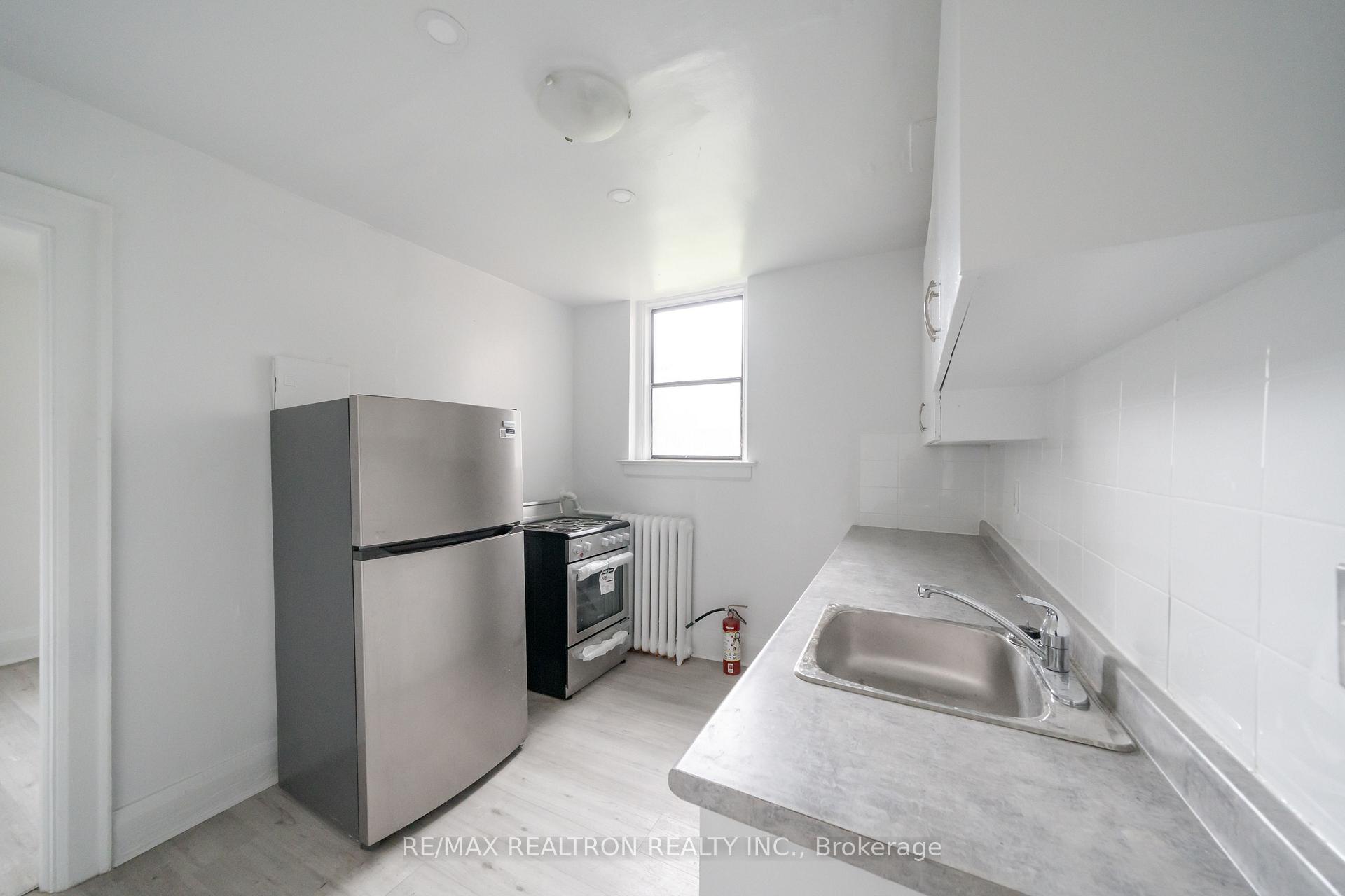 Photo 5 of Unit 82, 10 Kingston Road, Toronto, Woodbine Corridor — HOMEH