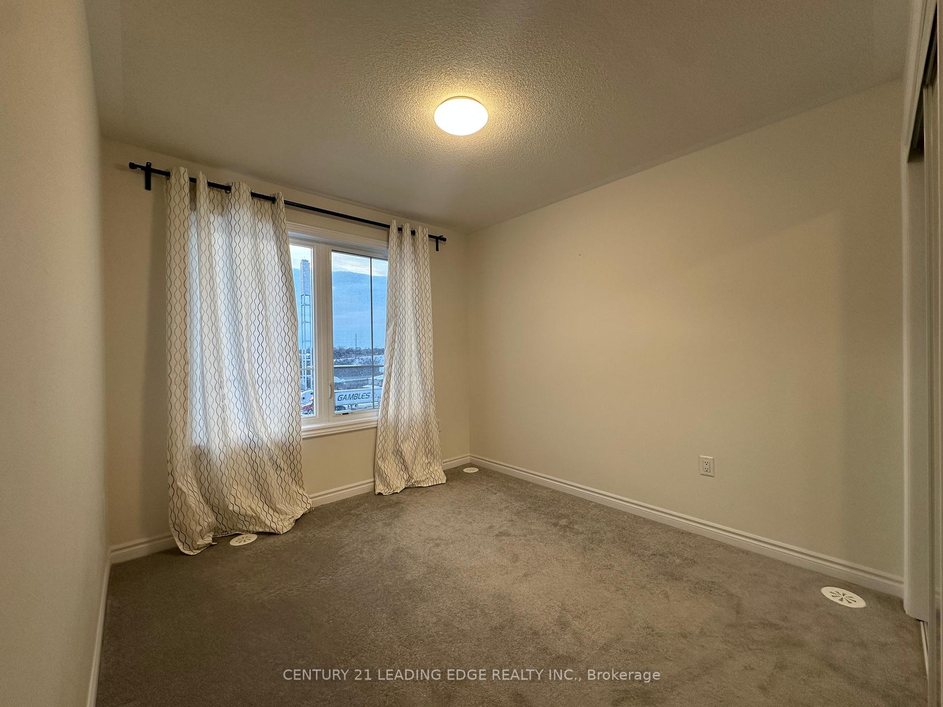Photo 6 of Unit 16, 480 Beresford Path, Oshawa, Central — HOMEH