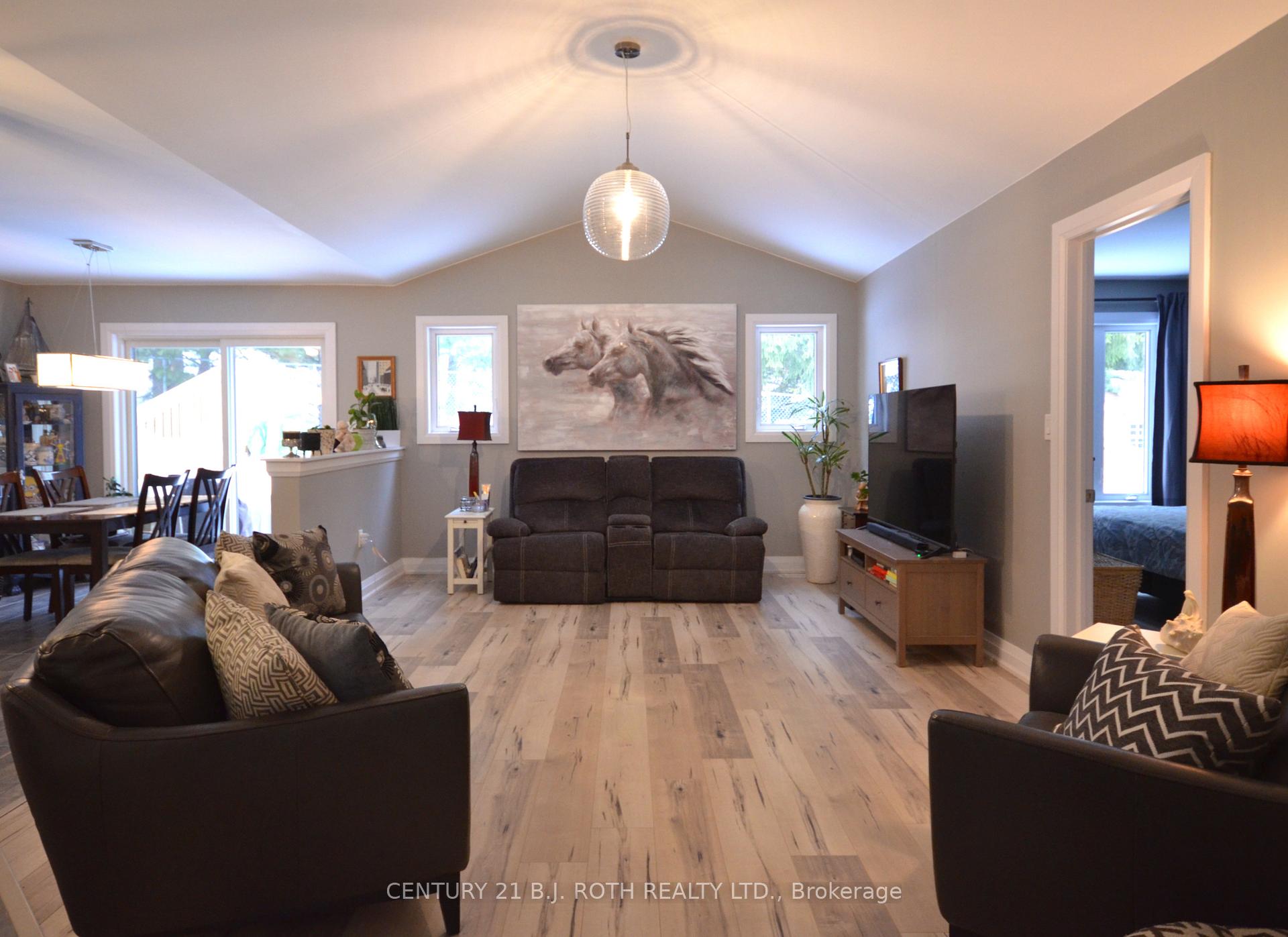 Photo 17 of 8 Revol Road, Penetanguishene — HOMEH