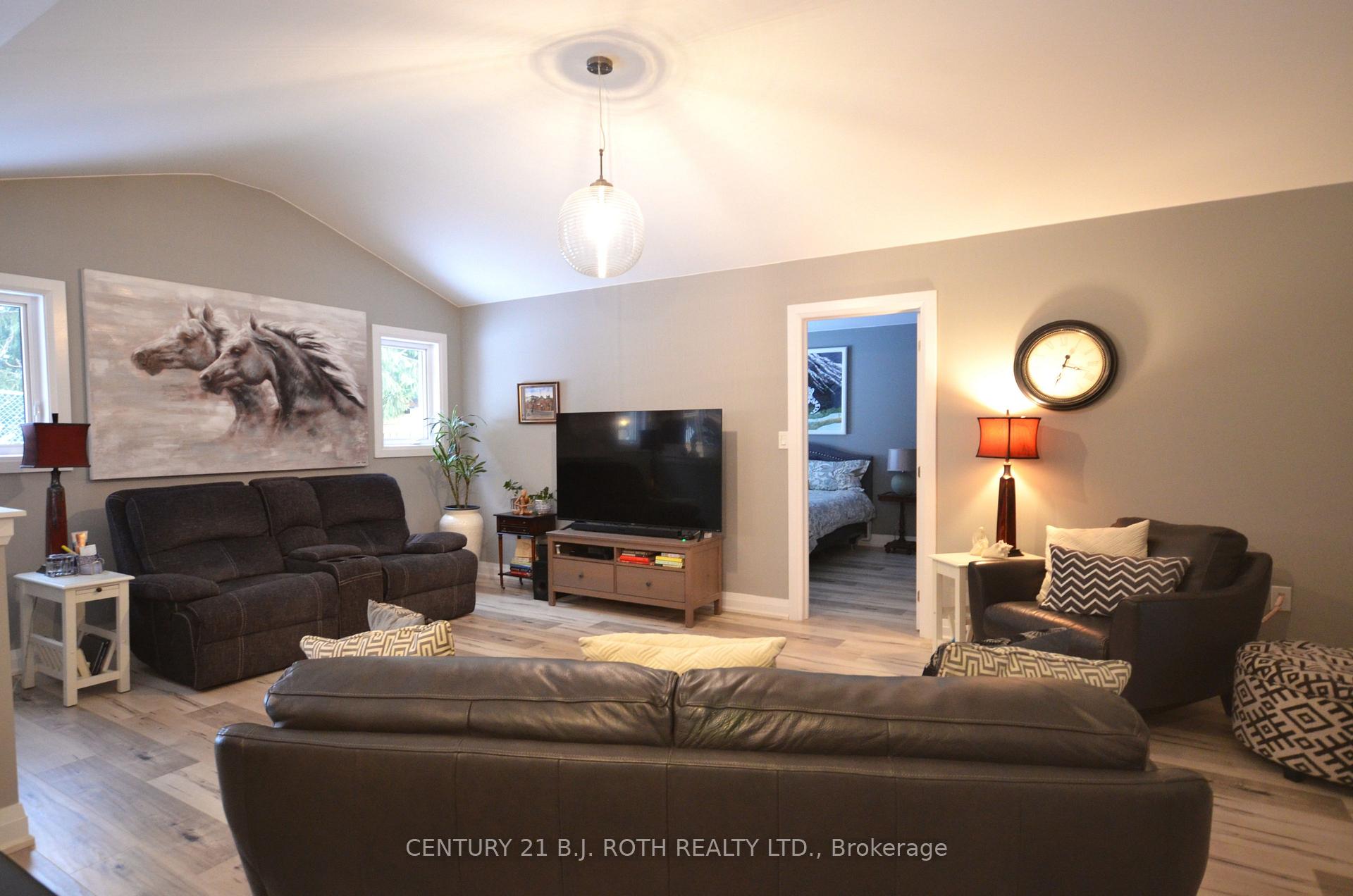 Photo 18 of 8 Revol Road, Penetanguishene — HOMEH