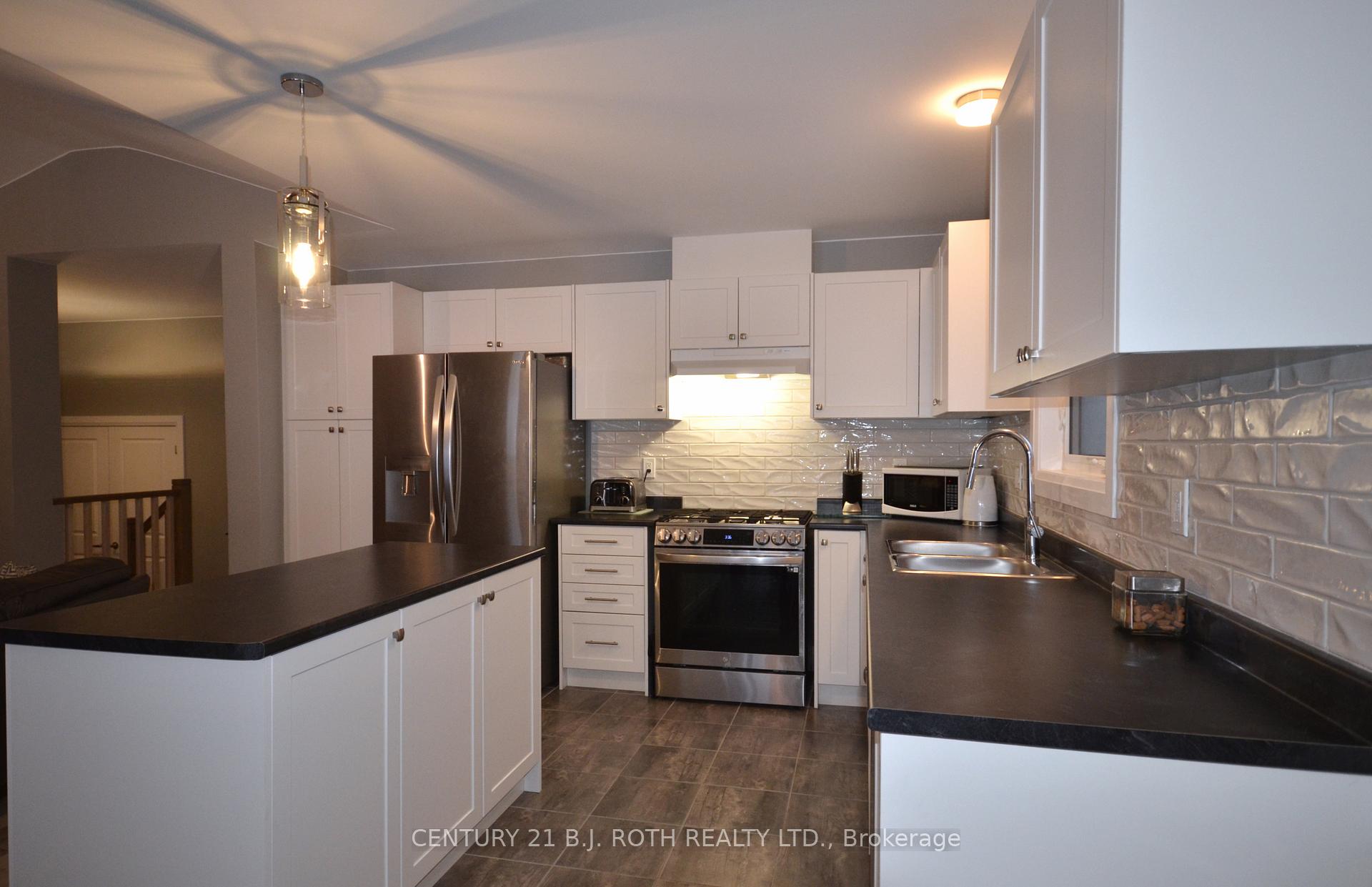 Photo 15 of 8 Revol Road, Penetanguishene — HOMEH