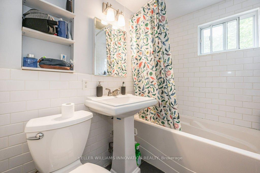 Photo 11 of 52 Avondale Avenue S, Waterloo — HOMEH