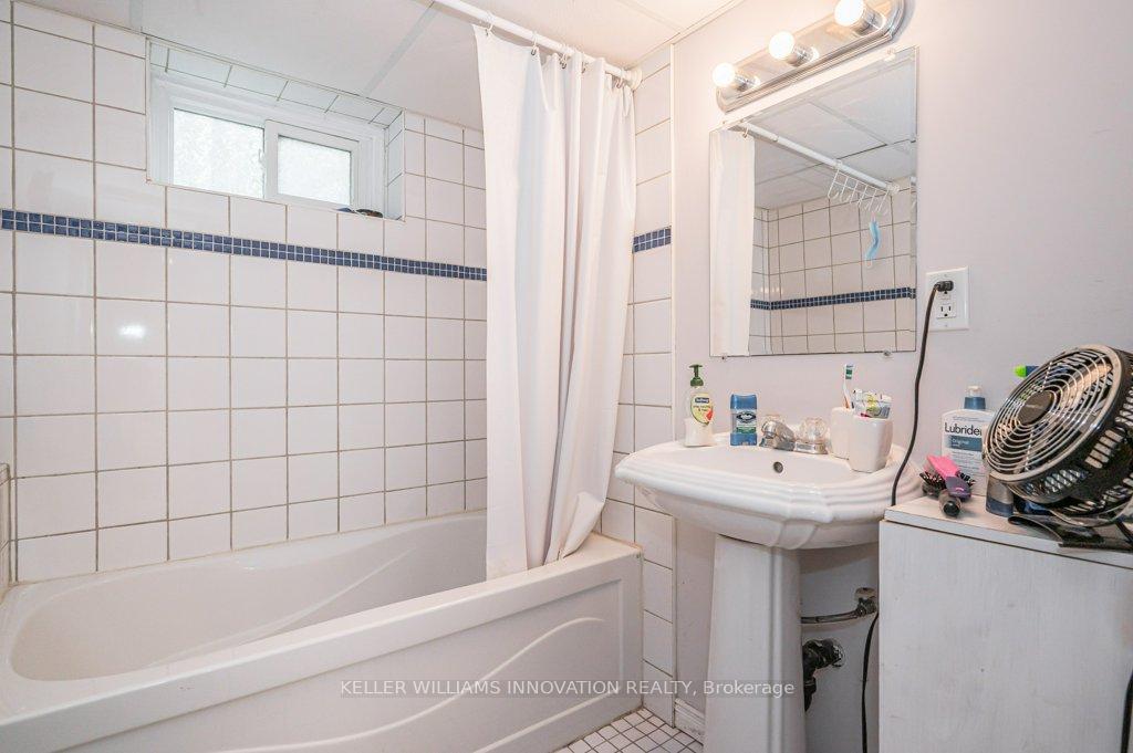 Photo 17 of 52 Avondale Avenue S, Waterloo — HOMEH