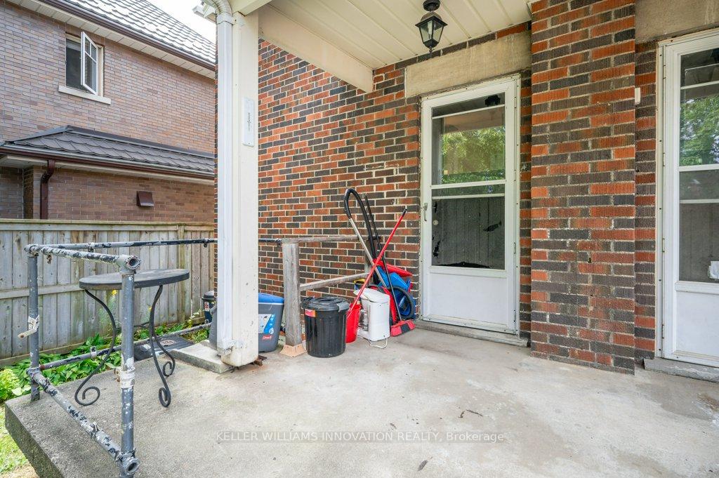 Photo 19 of 52 Avondale Avenue S, Waterloo — HOMEH