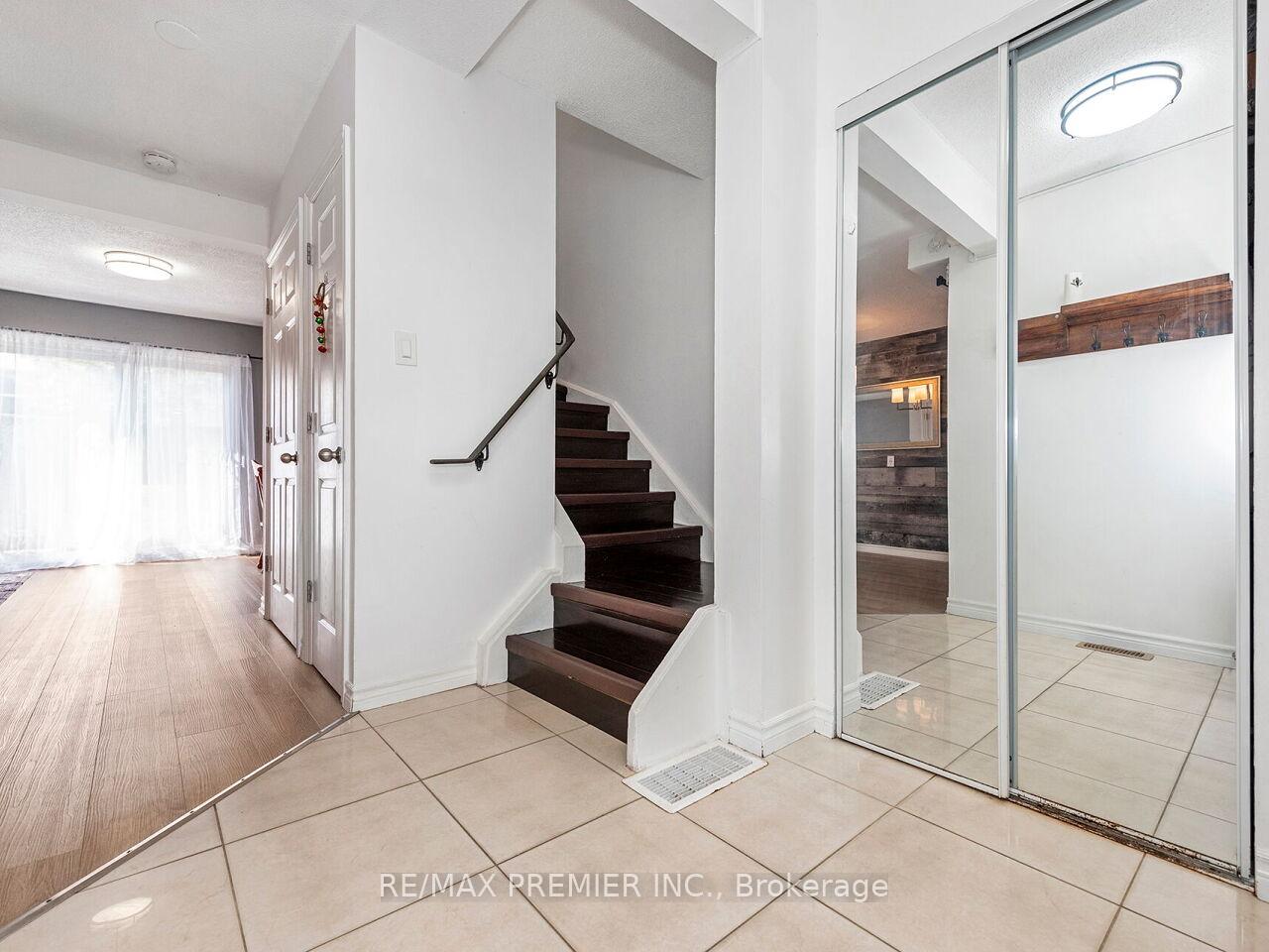 Photo 3 of Unit 120, 31 Greengate Road, Guelph, Junction/Onward Willow — HOMEH
