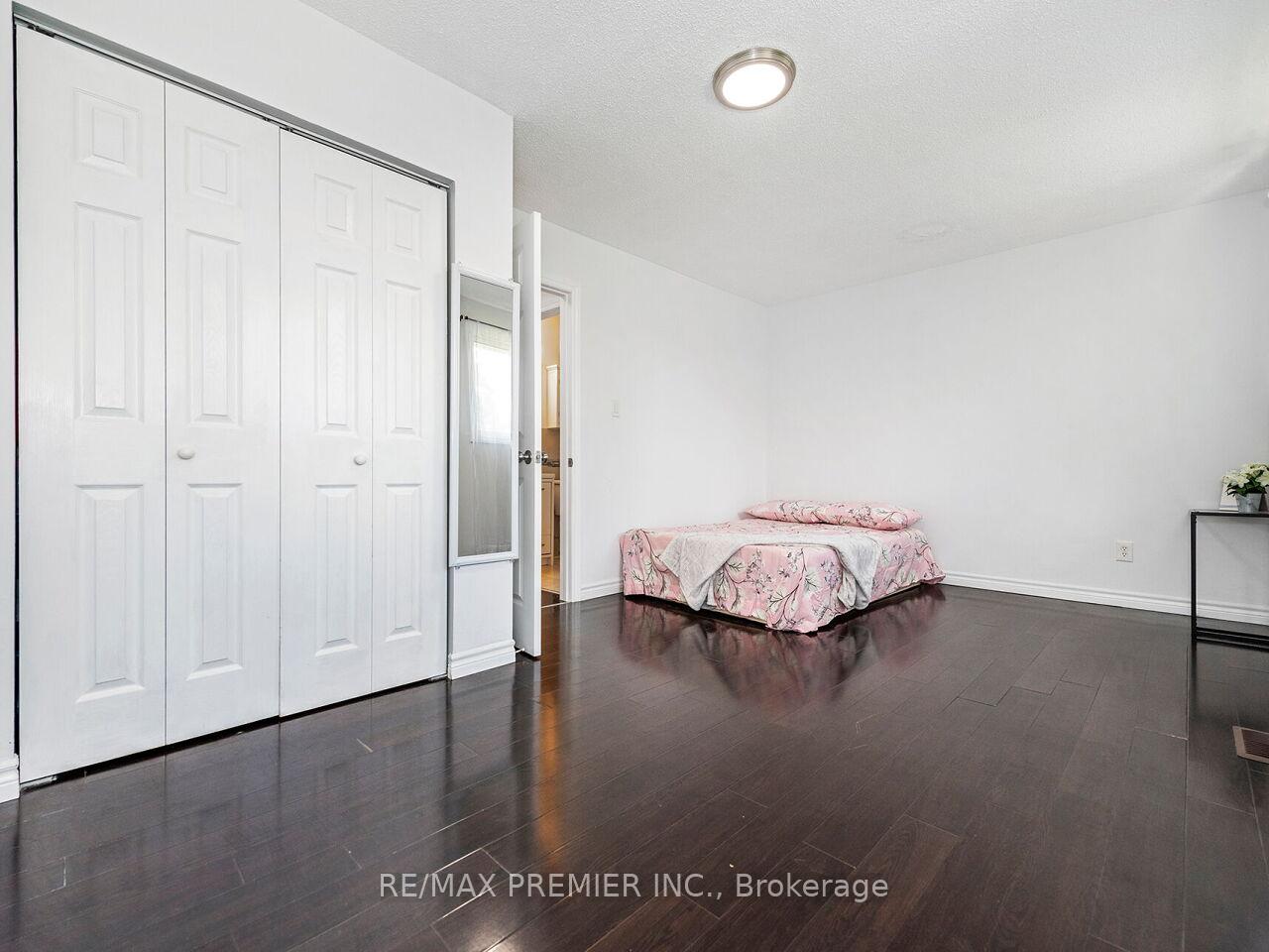 Photo 8 of Unit 120, 31 Greengate Road, Guelph, Junction/Onward Willow — HOMEH