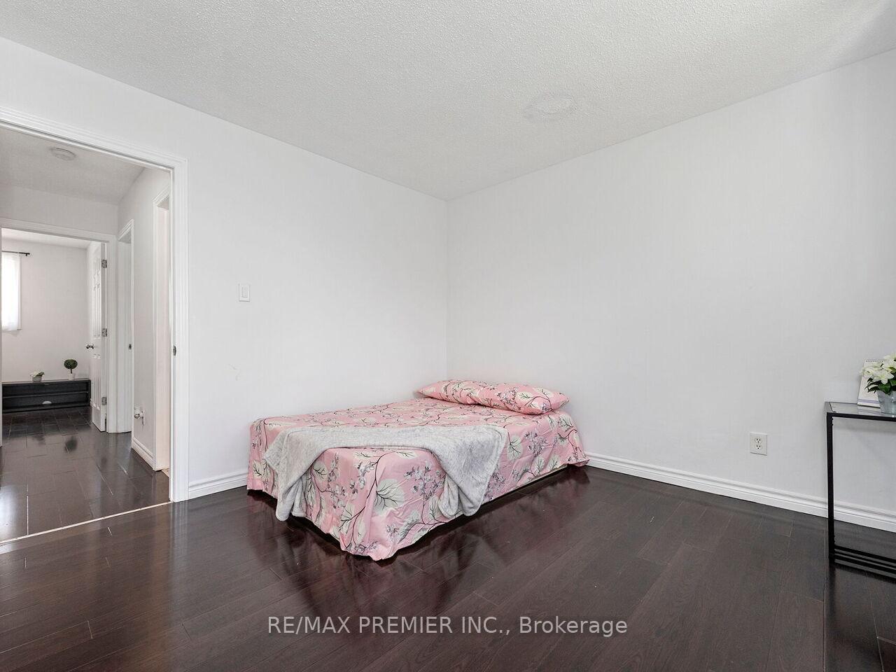 Photo 37 of Unit 120, 31 Greengate Road, Guelph, Junction/Onward Willow — HOMEH