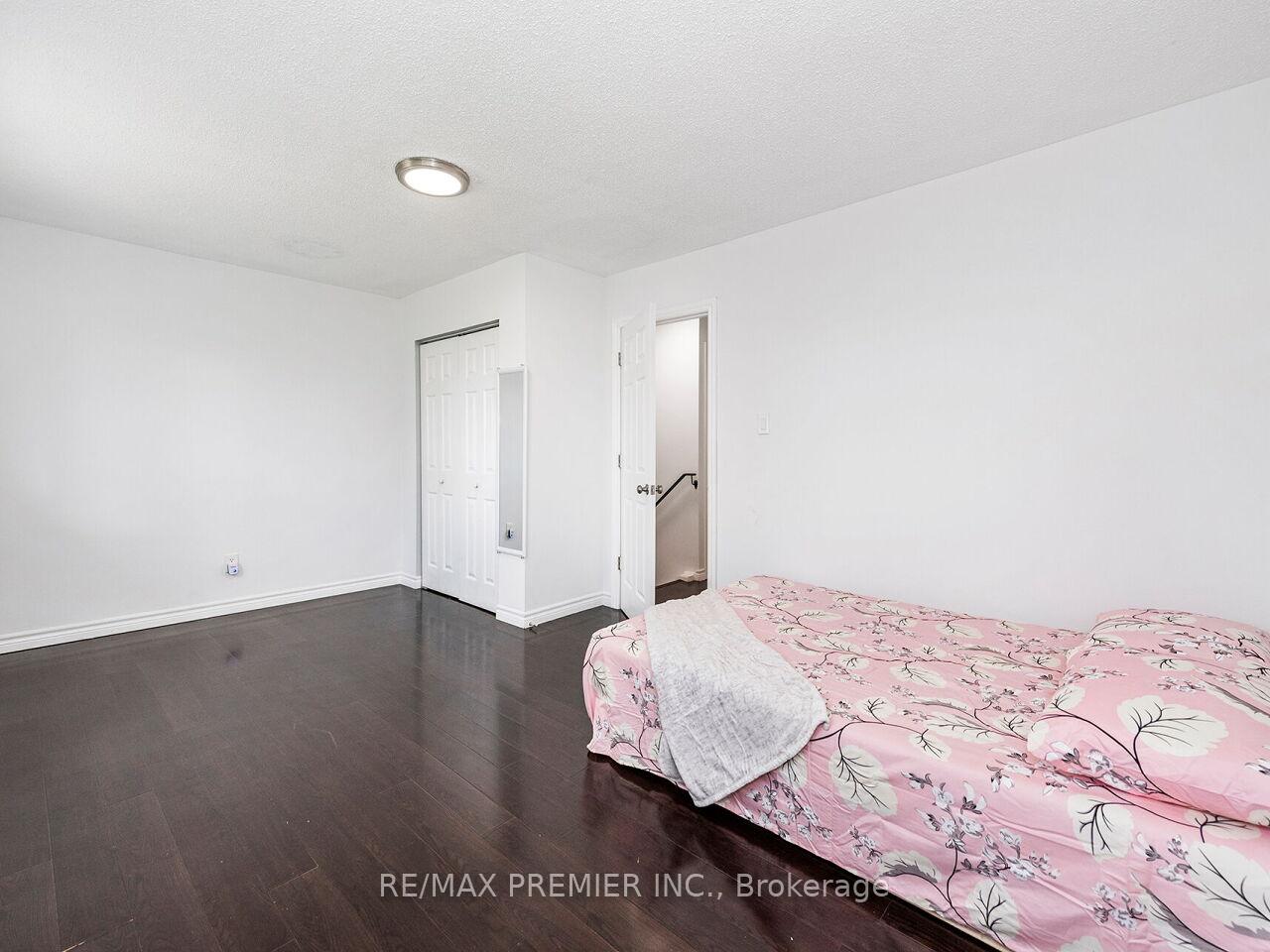 Photo 19 of Unit 120, 31 Greengate Road, Guelph, Junction/Onward Willow — HOMEH
