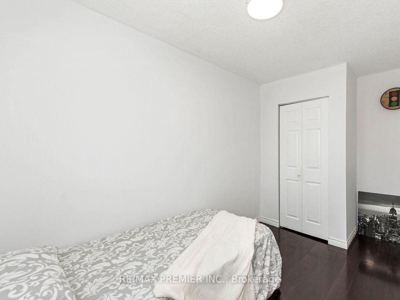 Photo 14 of Unit 120, 31 Greengate Road, Guelph, Junction/Onward Willow — HOMEH