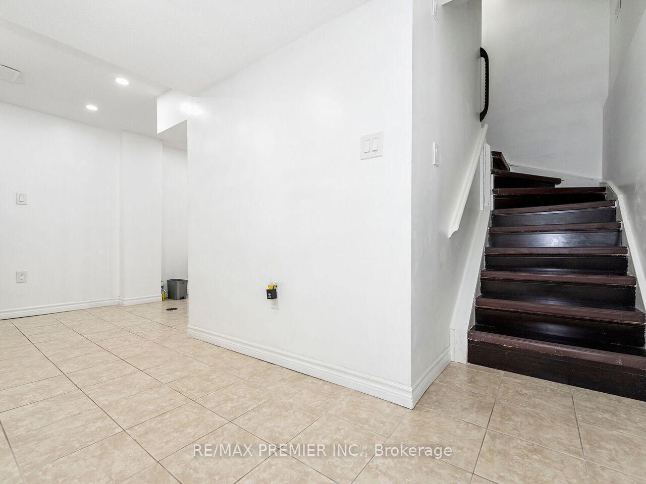 Photo 21 of Unit 120, 31 Greengate Road, Guelph, Junction/Onward Willow — HOMEH