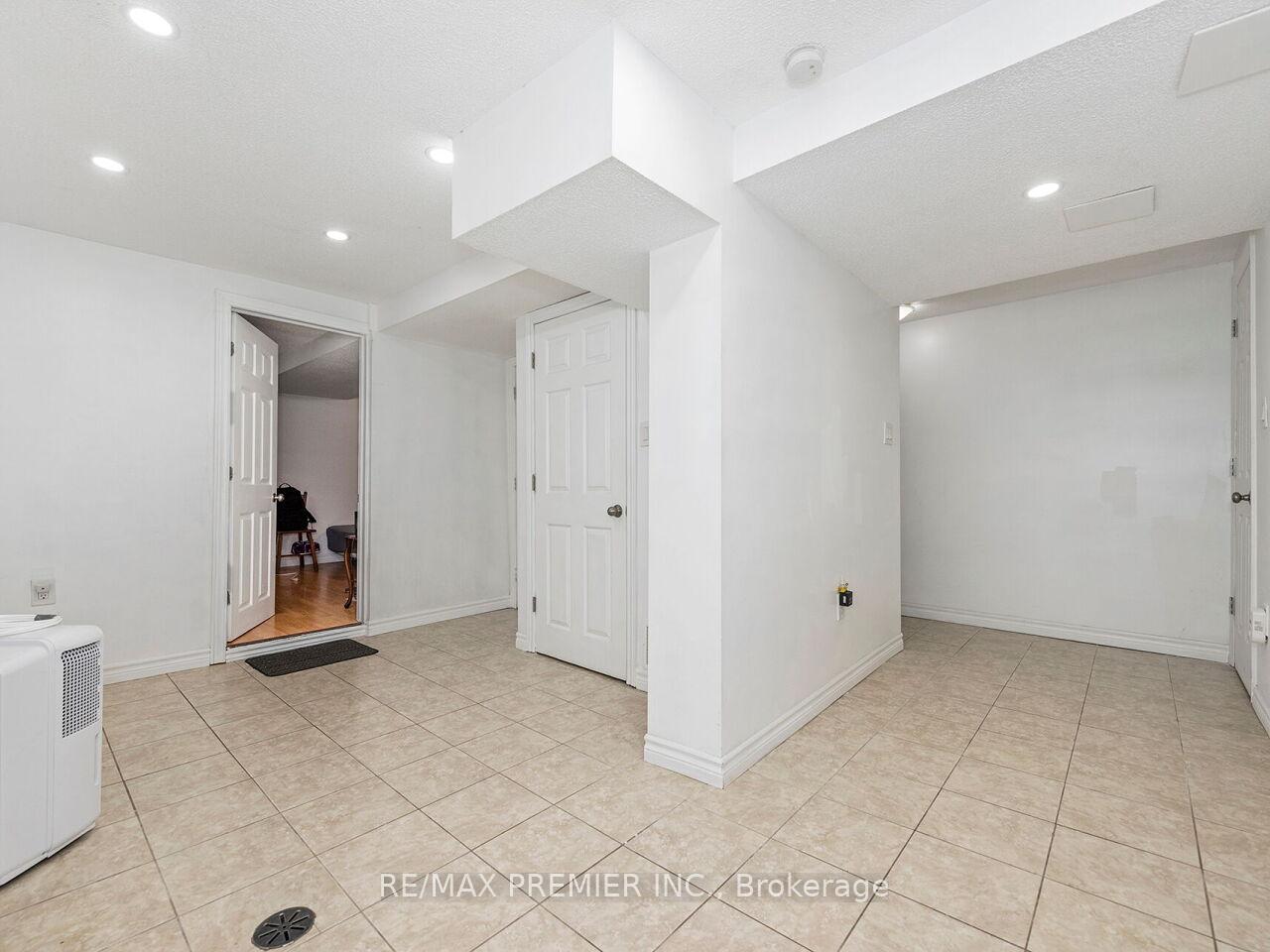 Photo 17 of Unit 120, 31 Greengate Road, Guelph, Junction/Onward Willow — HOMEH