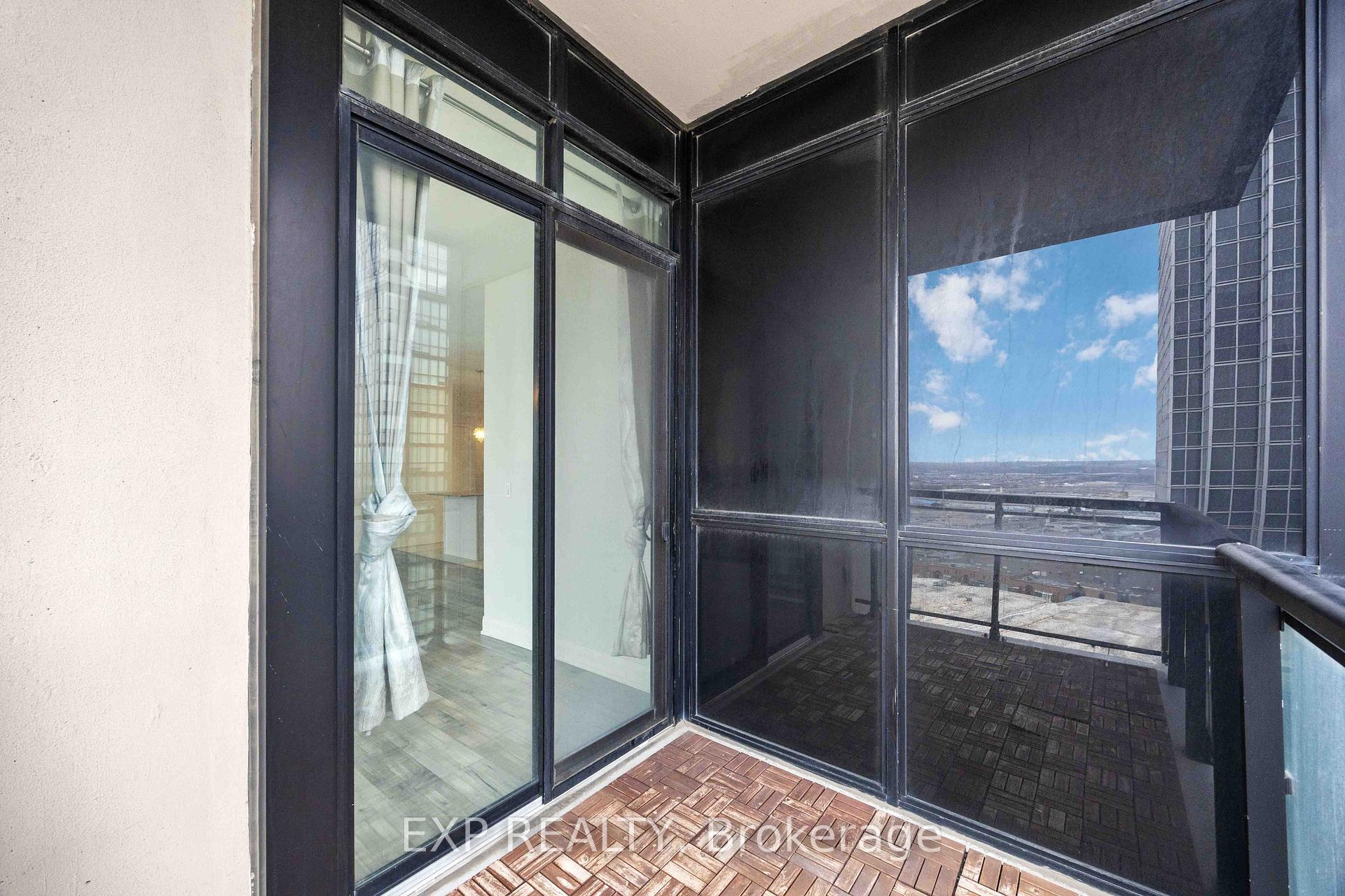 Photo 7 of Unit 2008, 2900 Highway 7 Road, Vaughan, Concord — HOMEH
