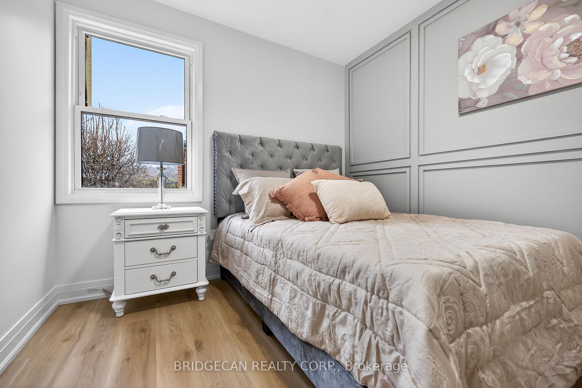Photo 10 of 50 Mountain Avenue N, Hamilton, Stoney Creek — HOMEH