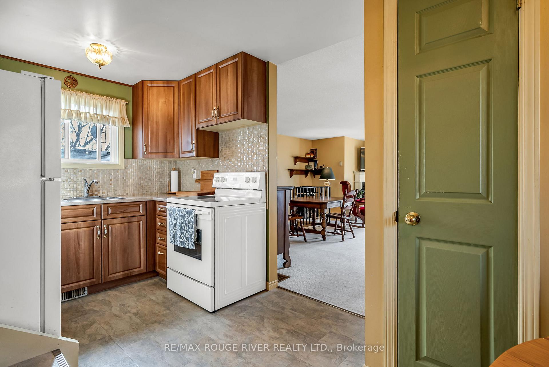 Photo 13 of 5454 Lakeshore Drive, Hamilton Township, Rural Hamilton — HOMEH