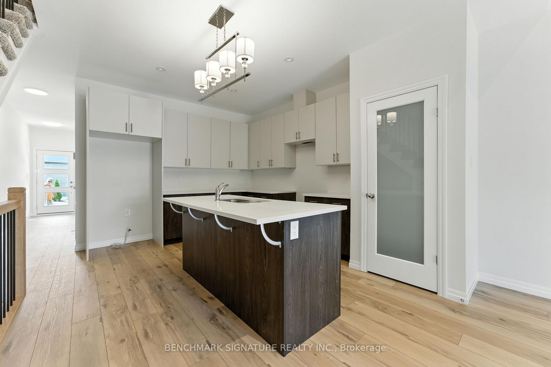 Photo 3 of 18 Painted Skimmer Place, Norfolk, Simcoe — HOMEH