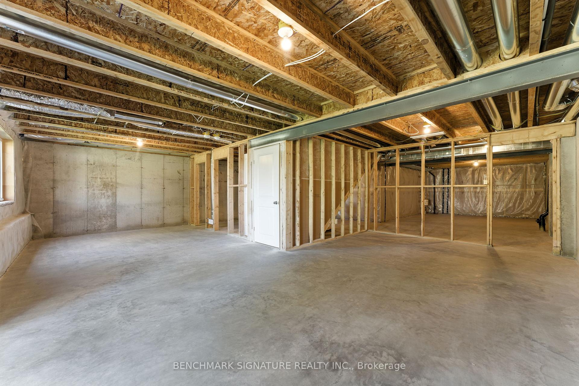 Photo 4 of 18 Painted Skimmer Place, Norfolk, Simcoe — HOMEH