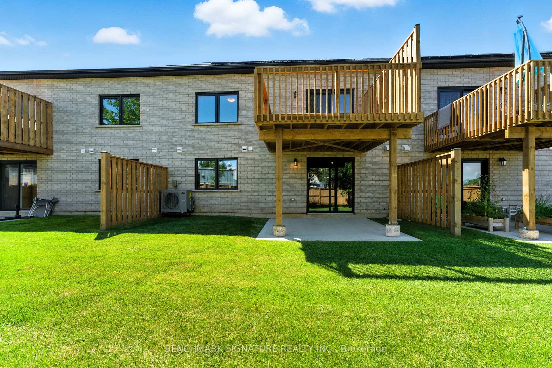 Photo 34 of 18 Painted Skimmer Place, Norfolk, Simcoe — HOMEH