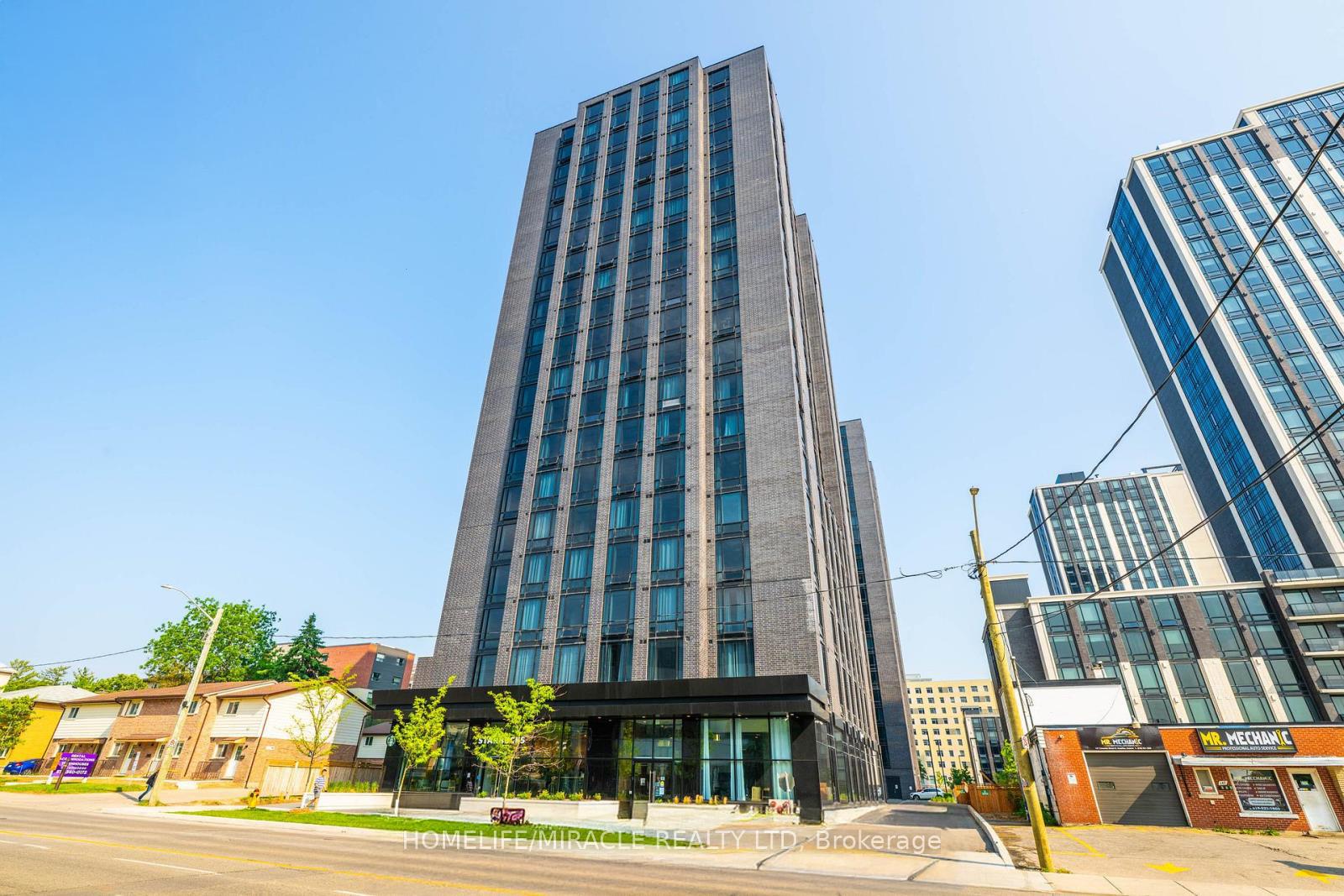 Front of Unit 1711, 145 Columbia Street W