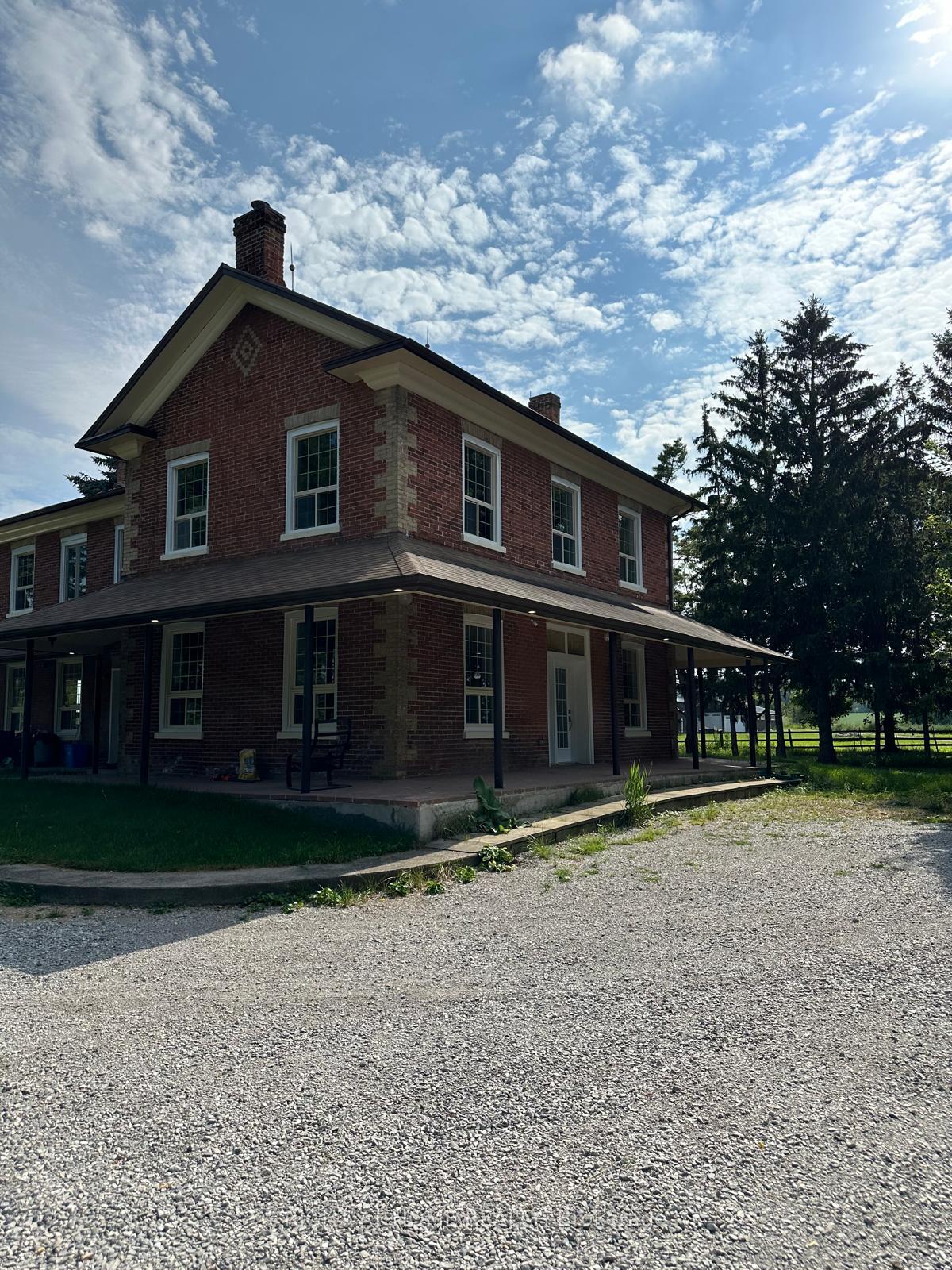 Front of 17400 10th Concession N