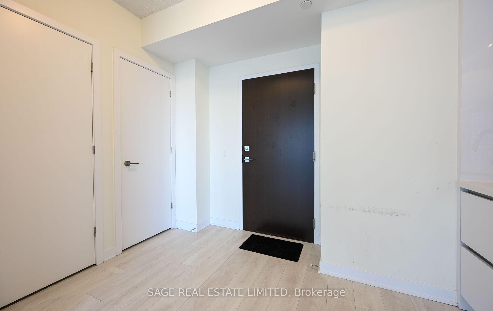Photo 3 of Unit 3604, 2221 Yonge Street, Toronto, Mount Pleasant West — HOMEH