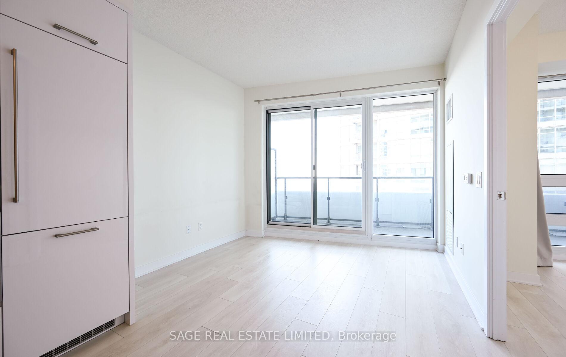 Photo 10 of Unit 3604, 2221 Yonge Street, Toronto, Mount Pleasant West — HOMEH