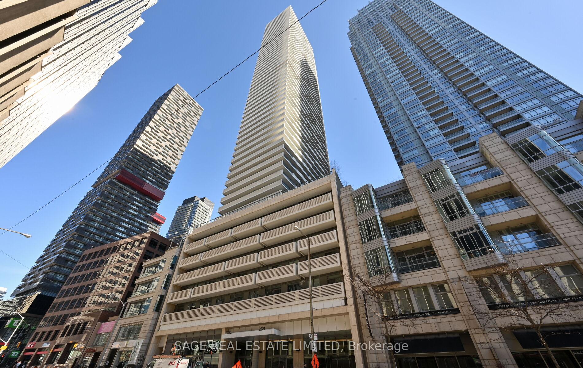 Photo 16 of Unit 3604, 2221 Yonge Street, Toronto, Mount Pleasant West — HOMEH