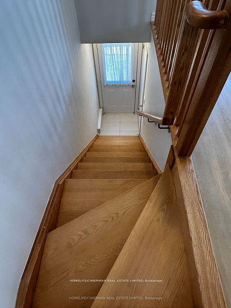Photo 6 of Unit Coach, 7 Waterleaf Road, Markham, Cornell — HOMEH