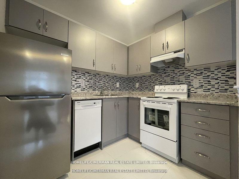 Photo 12 of Unit Coach, 7 Waterleaf Road, Markham, Cornell — HOMEH