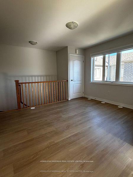 Photo 4 of Unit Coach, 7 Waterleaf Road, Markham, Cornell — HOMEH