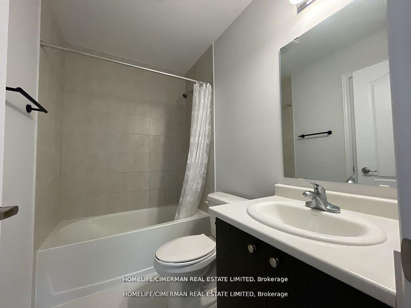 Photo 13 of Unit Coach, 7 Waterleaf Road, Markham, Cornell — HOMEH