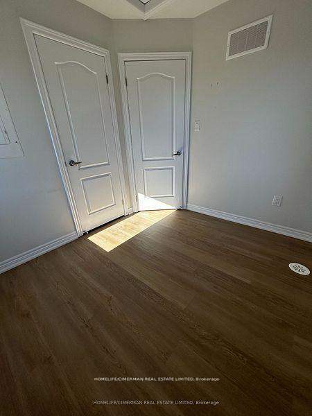 Photo 10 of Unit Coach, 7 Waterleaf Road, Markham, Cornell — HOMEH