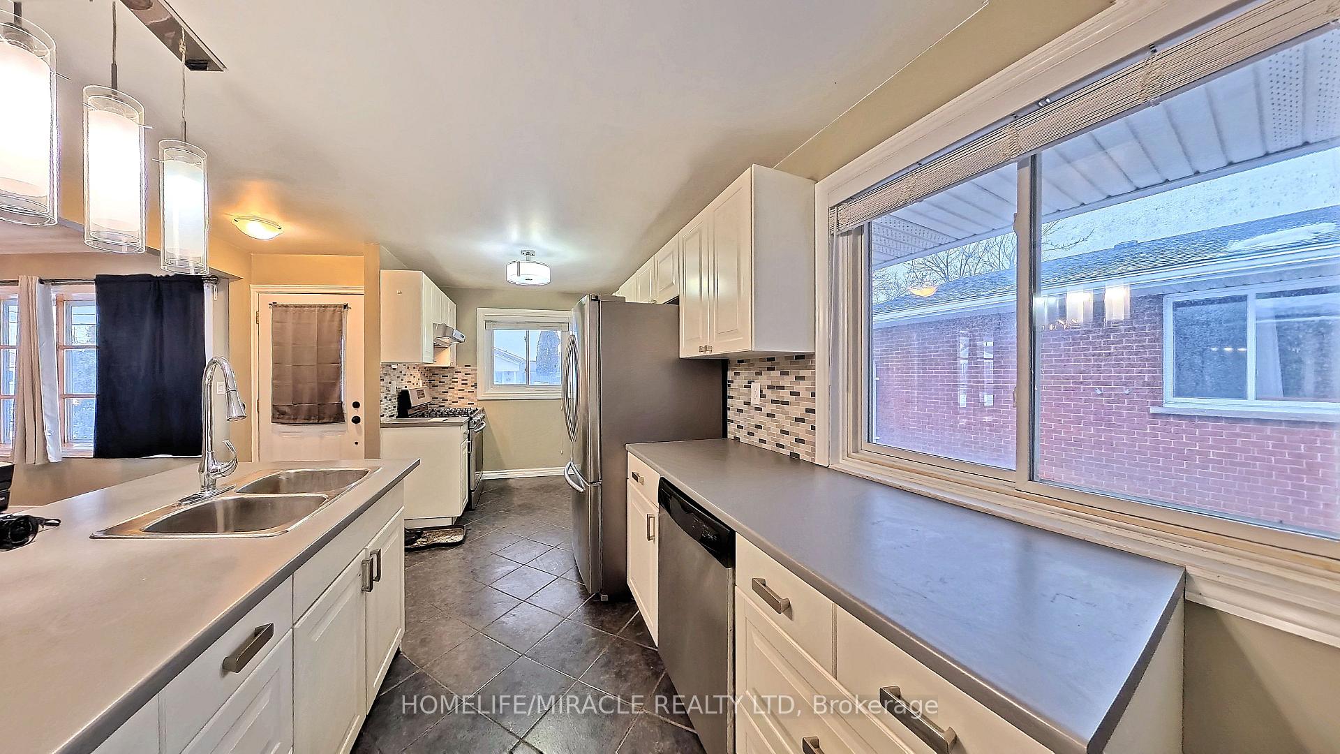 Photo 39 of 61 Bosworth Crescent, Kitchener — HOMEH