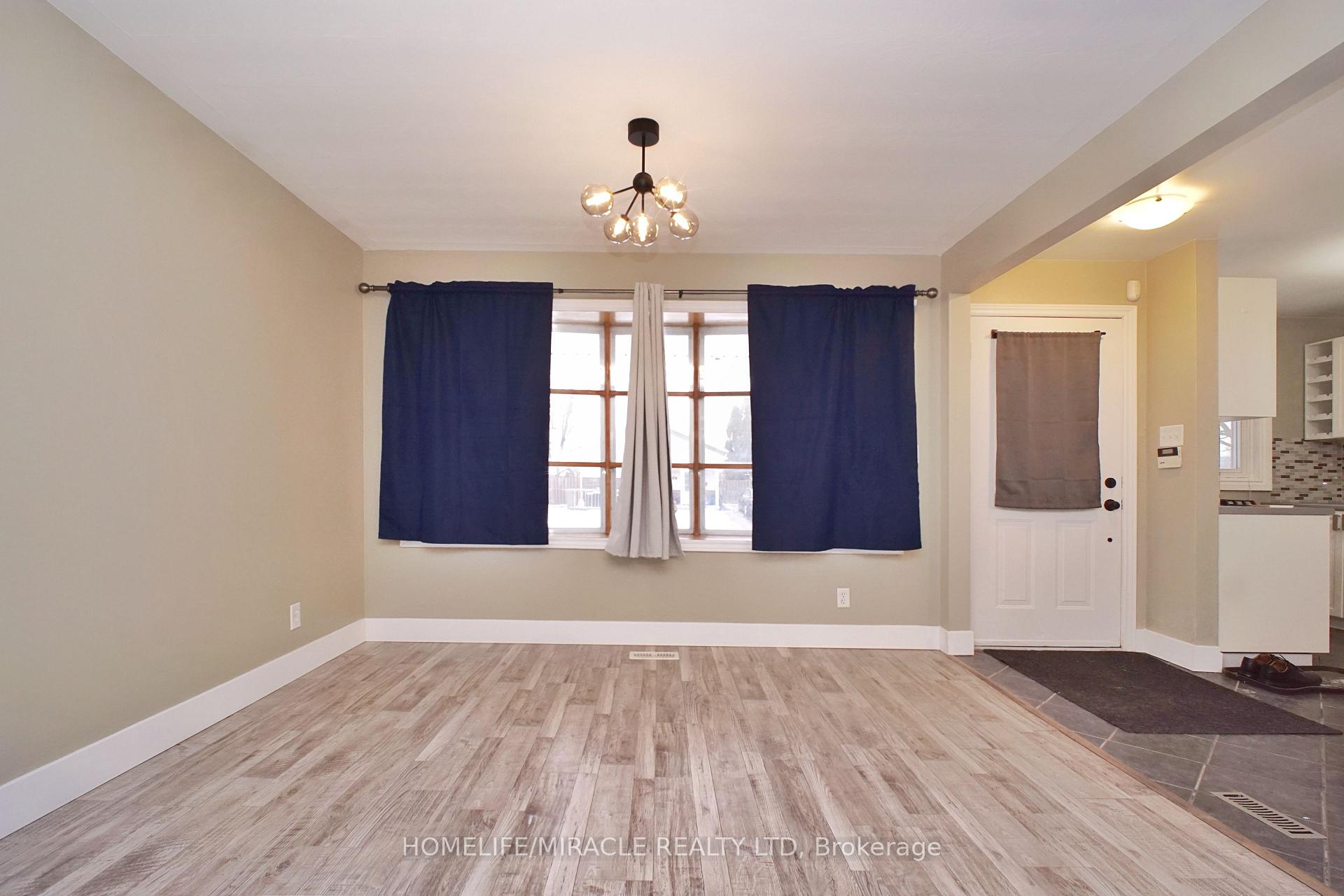 Photo 7 of 61 Bosworth Crescent, Kitchener — HOMEH
