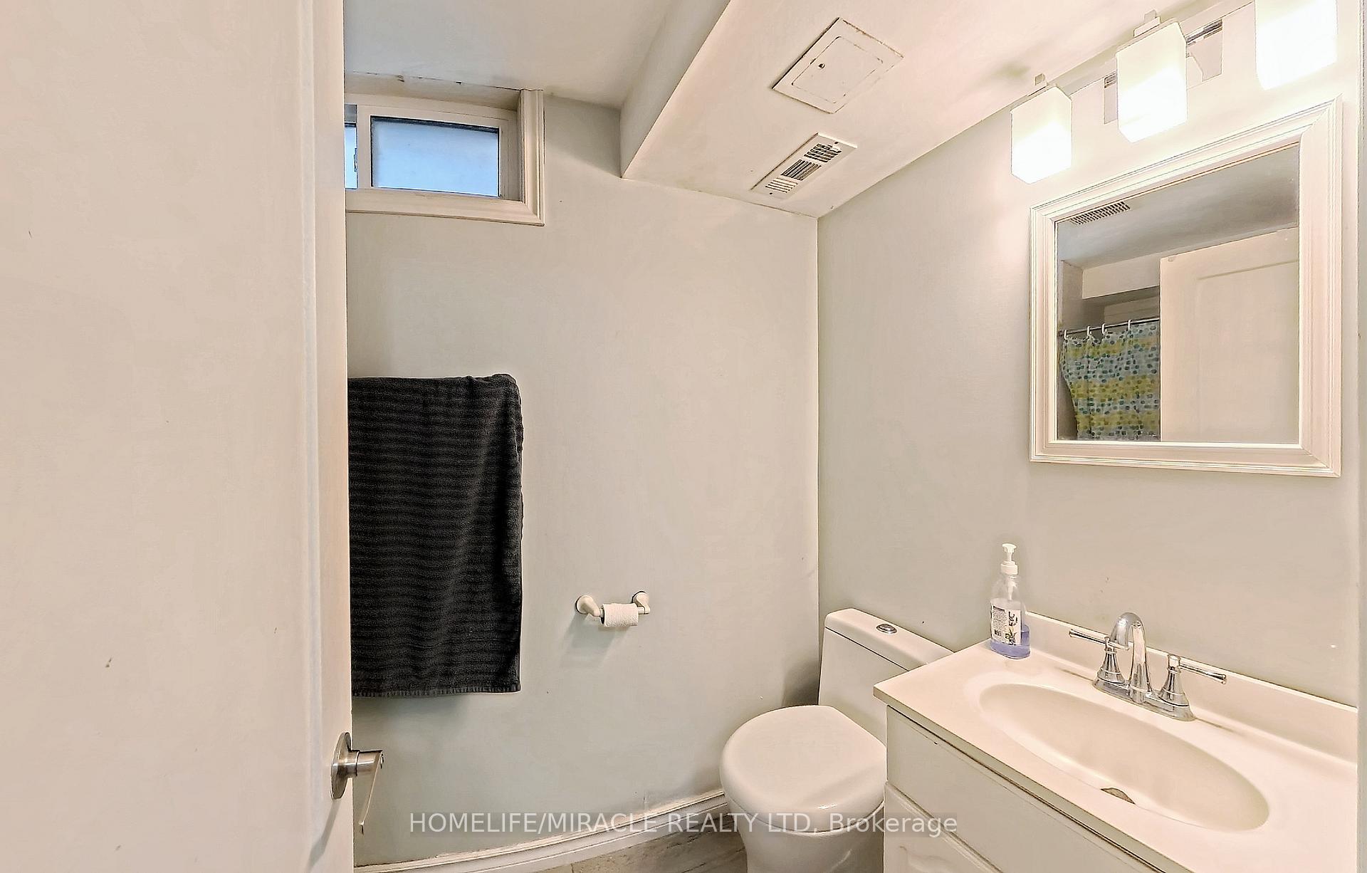 Photo 21 of 61 Bosworth Crescent, Kitchener — HOMEH