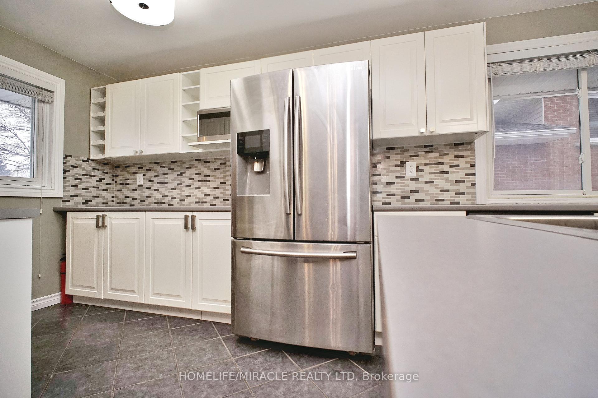 Photo 17 of 61 Bosworth Crescent, Kitchener — HOMEH