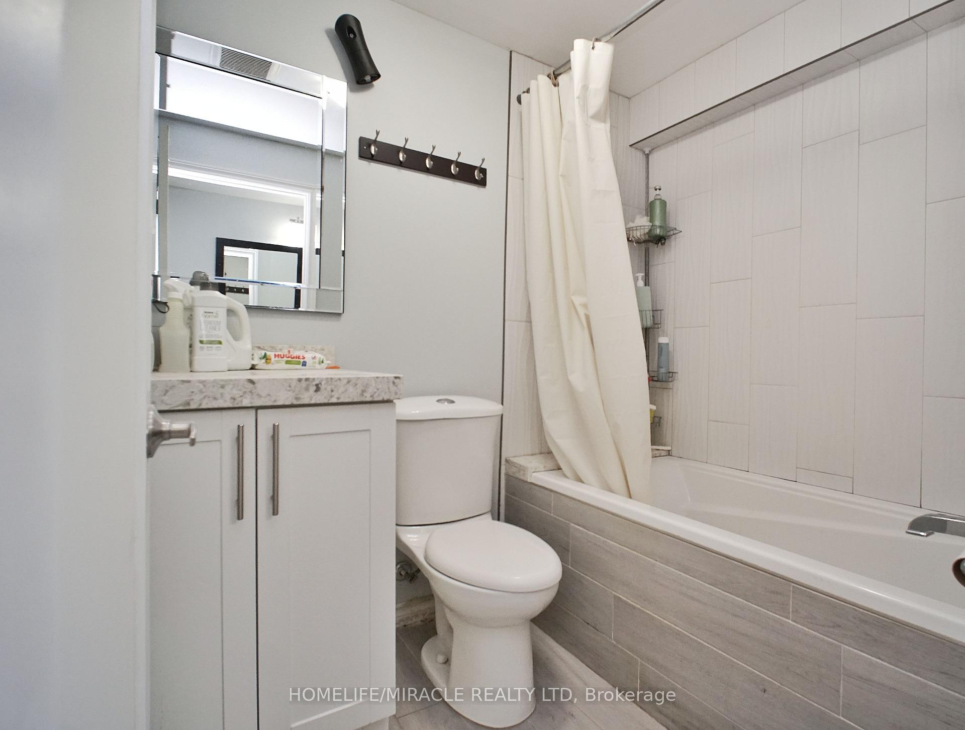 Photo 15 of 61 Bosworth Crescent, Kitchener — HOMEH