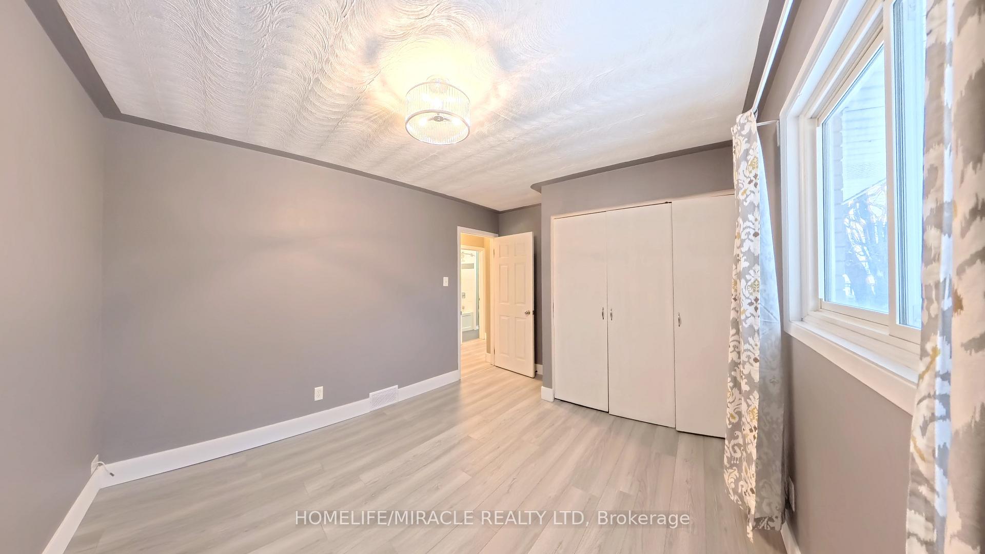 Photo 20 of 61 Bosworth Crescent, Kitchener — HOMEH
