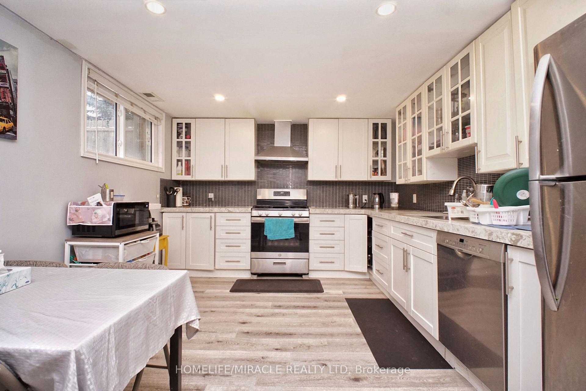 Photo 32 of 61 Bosworth Crescent, Kitchener — HOMEH