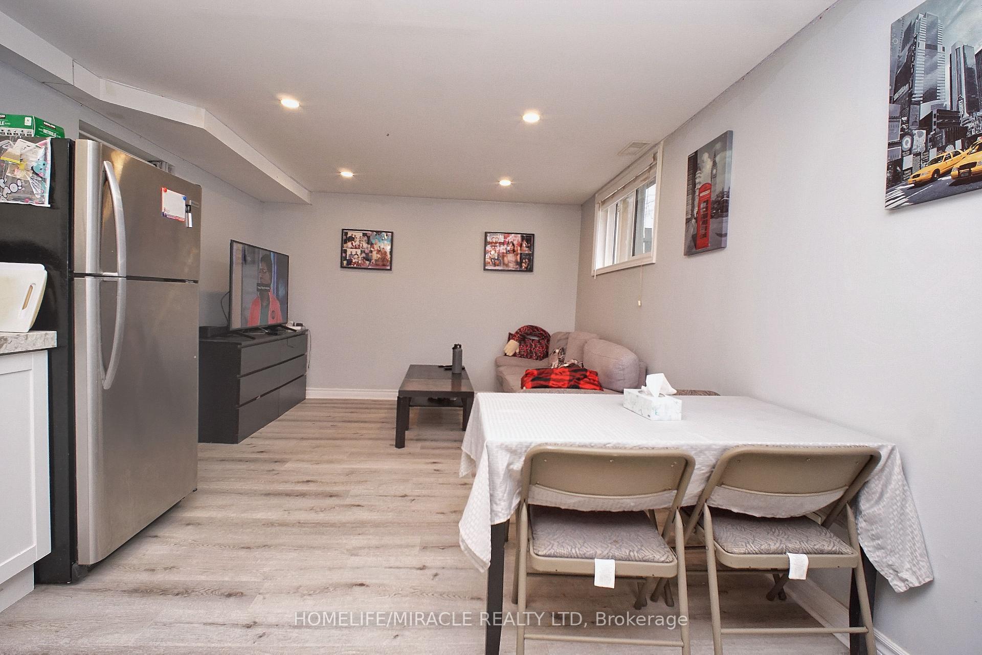Photo 40 of 61 Bosworth Crescent, Kitchener — HOMEH
